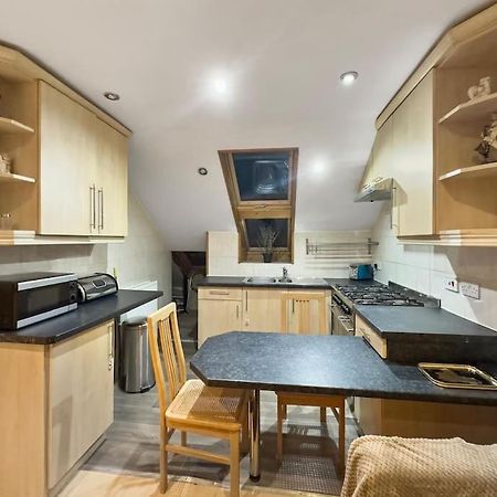 Quaint Studio Flat In Harrow Appartement Harrow on the Hill Buitenkant foto